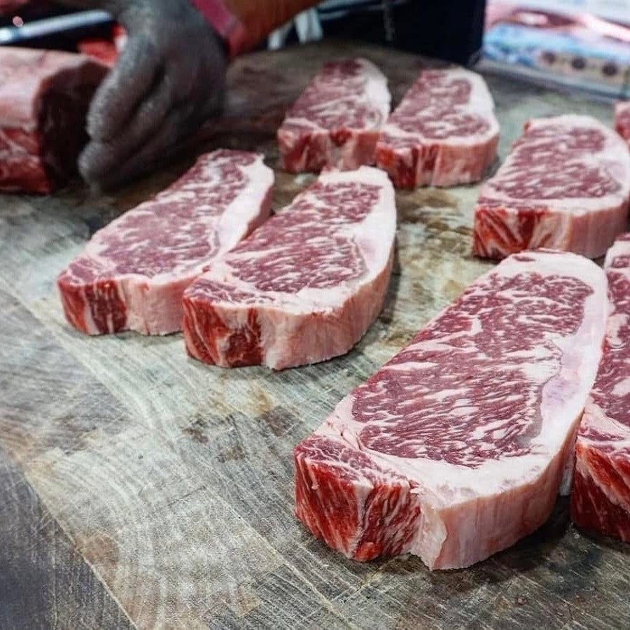 Rangers Valley Black Market - Australian - Black Angus Striploin. MB5+ Grain-Fed 270 Days. Chilled