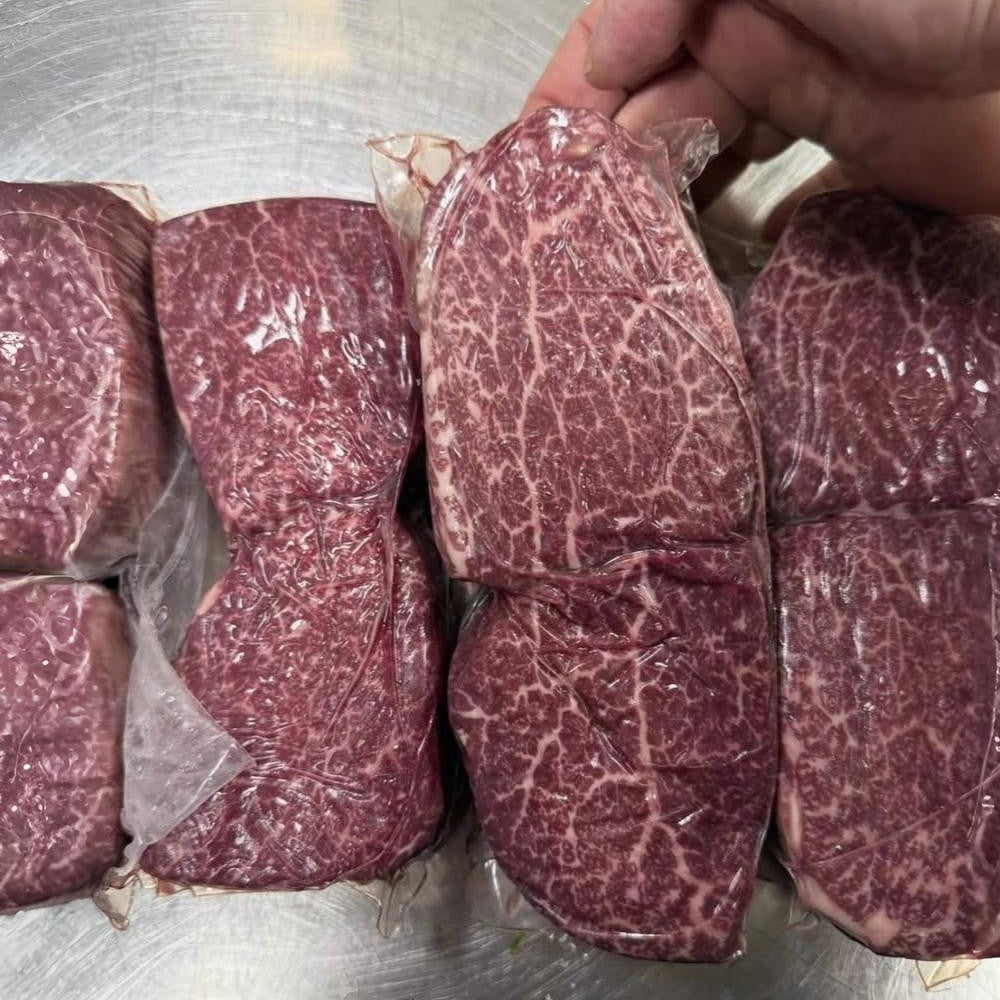 Rangers Valley Black Market - Australian - Black Angus Tenderloin. MB5+ Grain-Fed 270 Days. Chilled