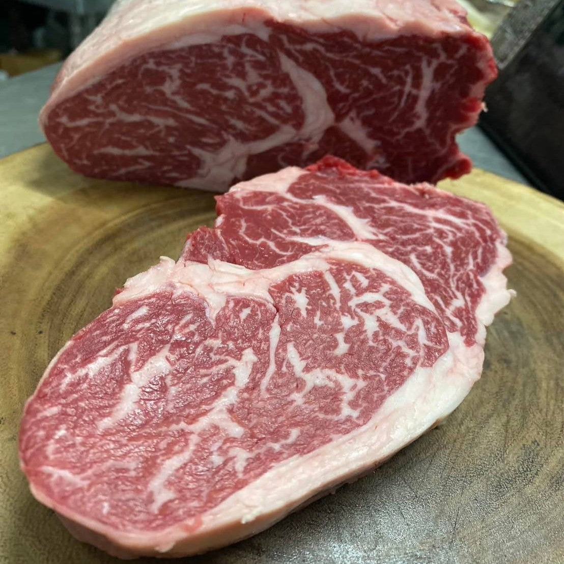 Rangers Valley Black Market - Australian - Black Angus Ribeye. MB5/6 Grain-Fed 270 Days. Chilled